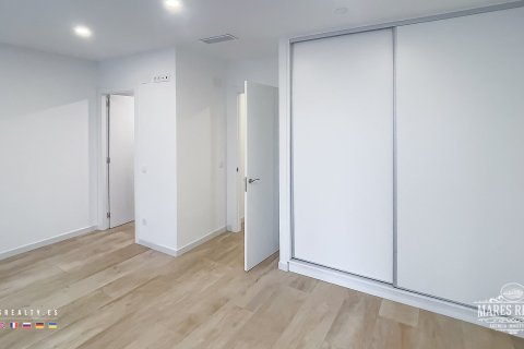 15 rooms commercial property for sale in Lloret de Mar, Girona, Catalonia, Spain № 956 - photo 11