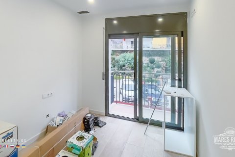 15 rooms commercial property for sale in Lloret de Mar, Girona, Catalonia, Spain № 956 - photo 17