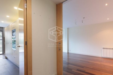 Apartamento de 3 dormitorios en alquiler en Barcelona, Cataluña, Spain № 955 - foto 6