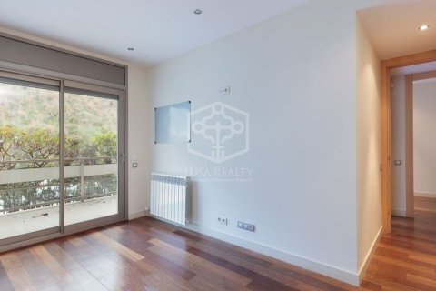 Apartamento de 3 dormitorios en alquiler en Barcelona, Cataluña, Spain № 955 - foto 9