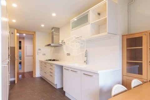 Apartamento de 3 dormitorios en alquiler en Barcelona, Cataluña, Spain № 955 - foto 8