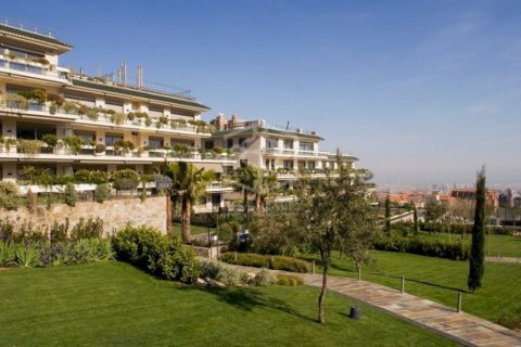 Apartamento de 3 dormitorios en alquiler en Barcelona, Cataluña, Spain № 955 - foto 18