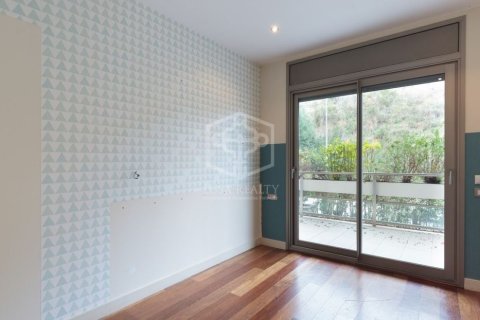 Apartamento de 3 dormitorios en alquiler en Barcelona, Cataluña, Spain № 955 - foto 11