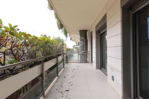 Apartamento de 3 dormitorios en alquiler en Barcelona, Cataluña, Spain № 955 - foto 4