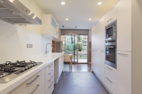 Apartamento de 3 dormitorios en alquiler en Barcelona, Cataluña, Spain № 955 - foto 7