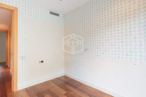 Apartamento de 3 dormitorios en alquiler en Barcelona, Cataluña, Spain № 955 - foto 12