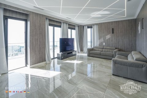 Villa de 3 dormitorios en venta en Lloret de Mar, Gerona, Cataluña, Spain № 958 - foto 4