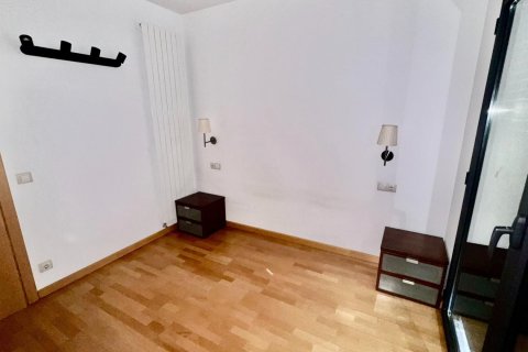 1 bedroom apartment for rent in Principado De Andorra (Ninguna Poblacion Tiene C.P.), Lleida, Catalonia, Spain № 7696 - photo 4