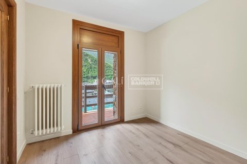 3 bedrooms house for rent in Principado De Andorra (Ninguna Poblacion Tiene C.P.), Lleida, Catalonia, Spain № 7694 - photo 13