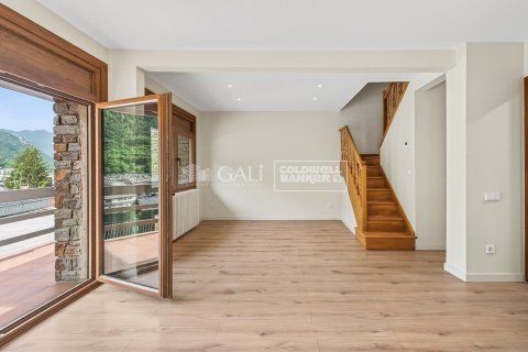 3 bedrooms house for rent in Principado De Andorra (Ninguna Poblacion Tiene C.P.), Lleida, Catalonia, Spain № 7694 - photo 25