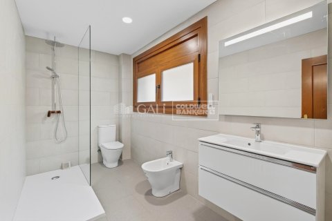 3 bedrooms house for rent in Principado De Andorra (Ninguna Poblacion Tiene C.P.), Lleida, Catalonia, Spain № 7694 - photo 11