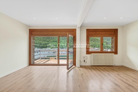 3 bedrooms house for rent in Principado De Andorra (Ninguna Poblacion Tiene C.P.), Lleida, Catalonia, Spain № 7694 - photo 22