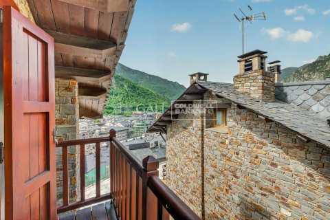 3 bedrooms house for rent in Principado De Andorra (Ninguna Poblacion Tiene C.P.), Lleida, Catalonia, Spain № 7694 - photo 2