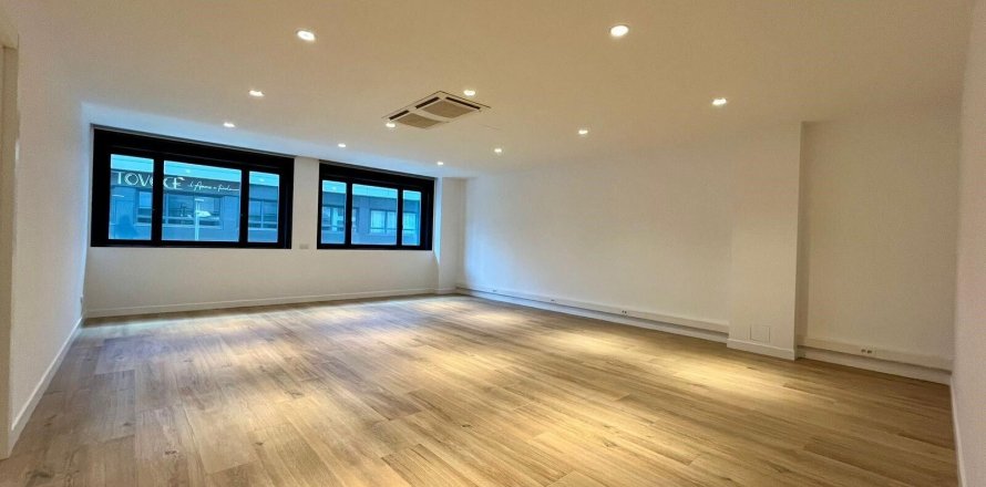 115 sq.m. office for rent in Principado De Andorra (Ninguna Poblacion Tiene C.P.), Lleida, Catalonia, Spain № 7691