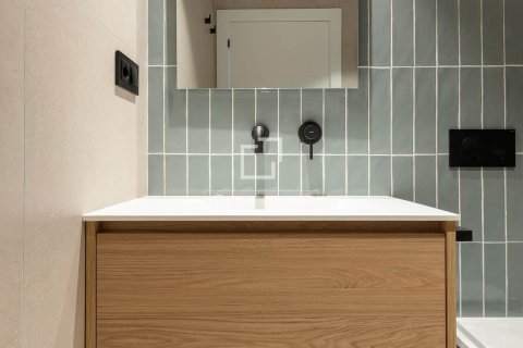 2 bedrooms apartment for sale in Barcelona, Catalonia, Spain № 4055 - photo 24