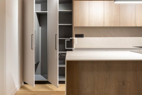 2 bedrooms apartment for sale in Barcelona, Catalonia, Spain № 4055 - photo 14