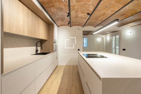 2 bedrooms apartment for sale in Barcelona, Catalonia, Spain № 4055 - photo 12