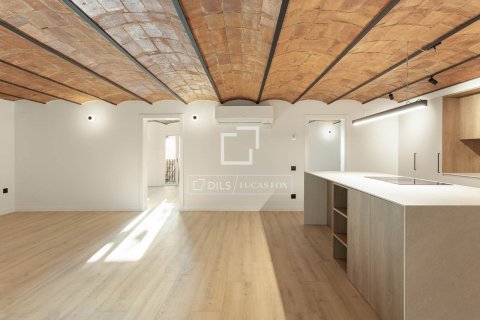 2 bedrooms apartment for sale in Barcelona, Catalonia, Spain № 4055 - photo 2