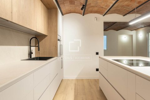 2 bedrooms apartment for sale in Barcelona, Catalonia, Spain № 4055 - photo 11