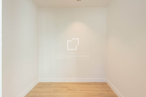2 bedrooms apartment for sale in Barcelona, Catalonia, Spain № 4055 - photo 26