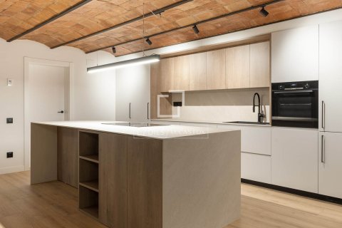 2 bedrooms apartment for sale in Barcelona, Catalonia, Spain № 4055 - photo 15