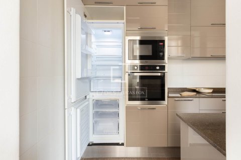 4 bedrooms apartment for sale in Barcelona, Catalonia, Spain № 4056 - photo 10