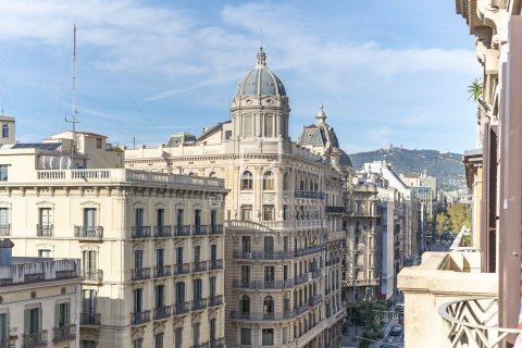 Apartamento de 4 dormitorios en venta en Barcelona, Cataluña, Spain № 6261