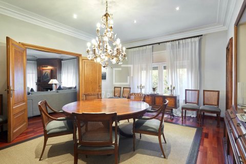 Apartamento de 6 dormitorios en venta en Barcelona, Cataluña, Spain № 6265 - foto 6