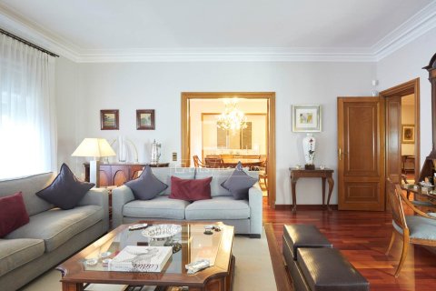 Apartamento de 6 dormitorios en venta en Barcelona, Cataluña, Spain № 6265 - foto 4
