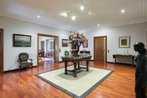 Apartamento de 6 dormitorios en venta en Barcelona, Cataluña, Spain № 6265 - foto 8