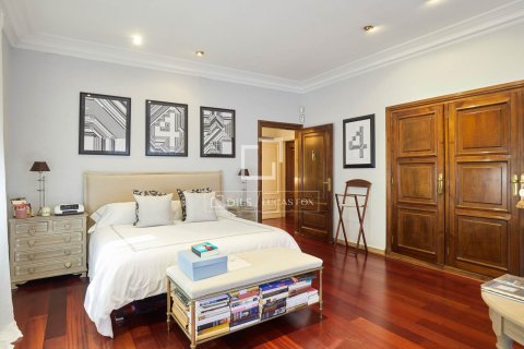 Apartamento de 6 dormitorios en venta en Barcelona, Cataluña, Spain № 6265 - foto 12