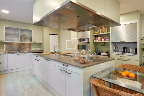 Apartamento de 6 dormitorios en venta en Barcelona, Cataluña, Spain № 6265 - foto 10