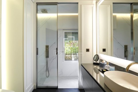 Apartamento de 6 dormitorios en venta en Barcelona, Cataluña, Spain № 6265 - foto 18