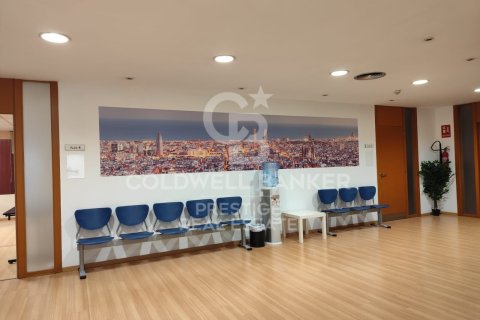 Oficina en venta en Barcelona, Cataluña, Spain № 5723 - foto 2