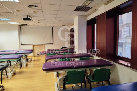 Oficina en venta en Barcelona, Cataluña, Spain № 5723 - foto 10