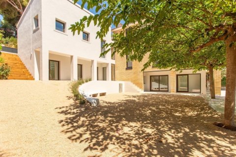 Сasa de 4 dormitorios en venta en Arenys de Mar, Barcelona, Cataluña, Spain № 1341 - foto 20