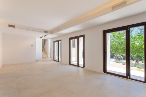 Сasa de 4 dormitorios en venta en Arenys de Mar, Barcelona, Cataluña, Spain № 1341 - foto 12
