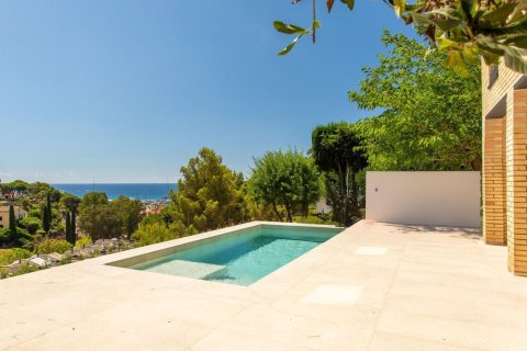 Сasa de 4 dormitorios en venta en Arenys de Mar, Barcelona, Cataluña, Spain № 1341 - foto 21