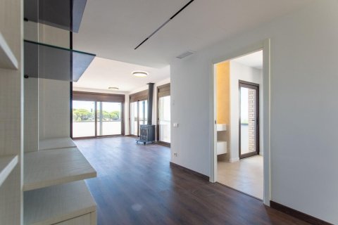 Сasa de 4 dormitorios en venta en Arenys de Mar, Barcelona, Cataluña, Spain № 1341 - foto 6