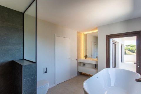 Сasa de 4 dormitorios en venta en Arenys de Mar, Barcelona, Cataluña, Spain № 1341 - foto 30