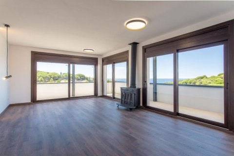 Сasa de 4 dormitorios en venta en Arenys de Mar, Barcelona, Cataluña, Spain № 1341 - foto 5