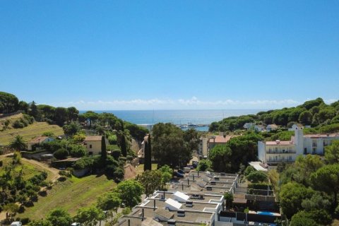 Сasa de 4 dormitorios en venta en Arenys de Mar, Barcelona, Cataluña, Spain № 1341 - foto 3