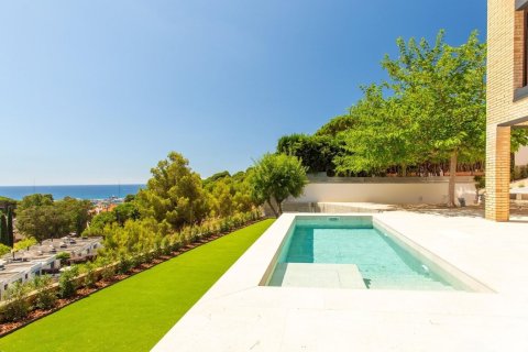 Сasa de 4 dormitorios en venta en Arenys de Mar, Barcelona, Cataluña, Spain № 1341 - foto 23