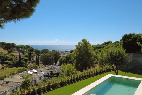 Сasa de 4 dormitorios en venta en Arenys de Mar, Barcelona, Cataluña, Spain № 1341 - foto 25