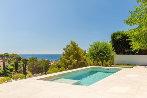 Сasa de 4 dormitorios en venta en Arenys de Mar, Barcelona, Cataluña, Spain № 1341 - foto 24