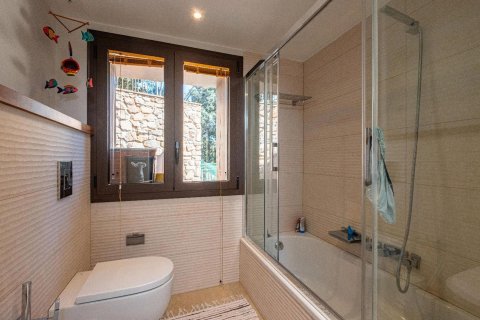 Сasa de 6 dormitorios en venta en Begur, Gerona, Cataluña, Spain № 1345 - foto 30