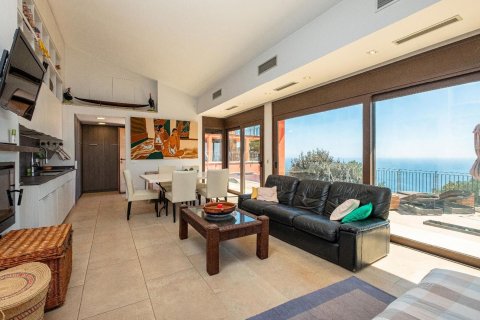 Сasa de 6 dormitorios en venta en Begur, Gerona, Cataluña, Spain № 1345 - foto 9