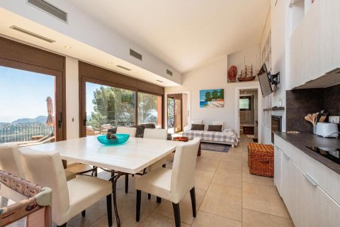 Сasa de 6 dormitorios en venta en Begur, Gerona, Cataluña, Spain № 1345 - foto 8