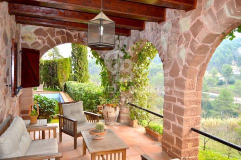 Сasa de 4 dormitorios en venta en Castellví de Rosanes, Barcelona, Cataluña, Spain № 5793