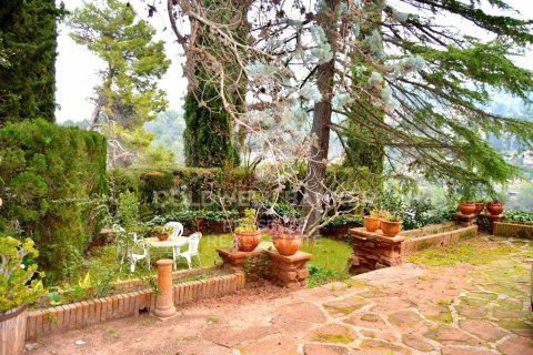 Сasa de 4 dormitorios en venta en Castellví de Rosanes, Barcelona, Cataluña, Spain № 5793 - foto 20